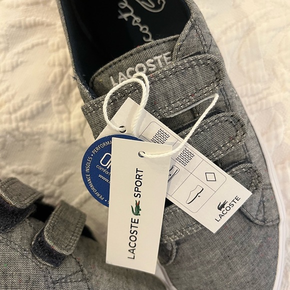 New with tags. Lacoste sneaker Velcro size 2 boy - Picture 3 of 7